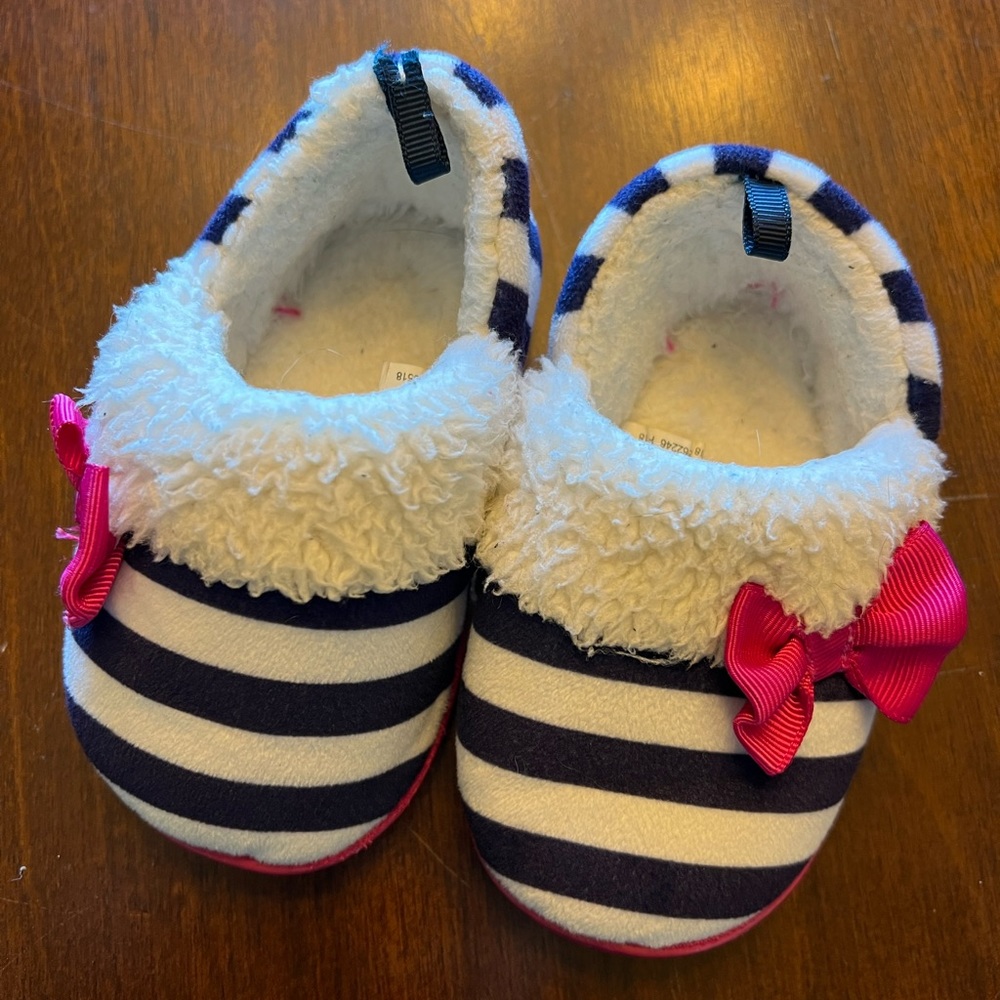 Toddler slippers size 5